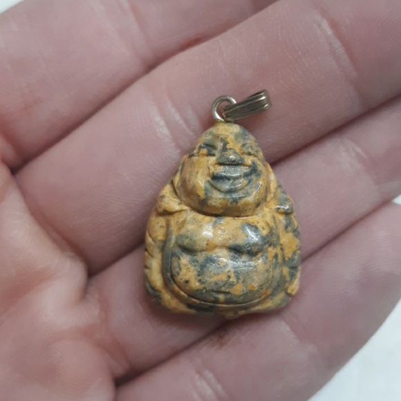 New Carved Yellow Leopard Skin Jasper Buddha Pendant. - Picture 4 of 5